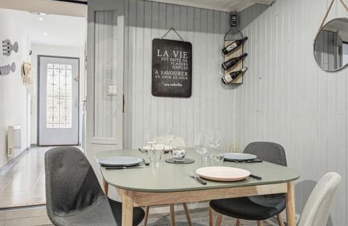 Saint-Hippolyte House | Holiday Home La Salanquaise by Interhome