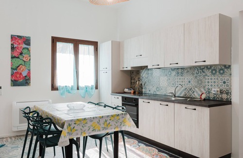 Partanna House | Holiday Home 'La Vanedda' with Private Terrace, Wi-Fi and Air Conditioning