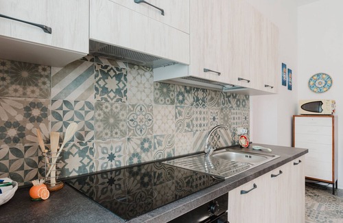 Partanna House | Holiday Home 'La Vanedda' with Private Terrace, Wi-Fi and Air Conditioning