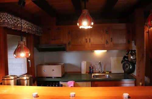 Leiberg House | Holiday Home 'Landhaus Mit Saunakeller' with Private Terrace, Wi-Fi and Air Conditioning