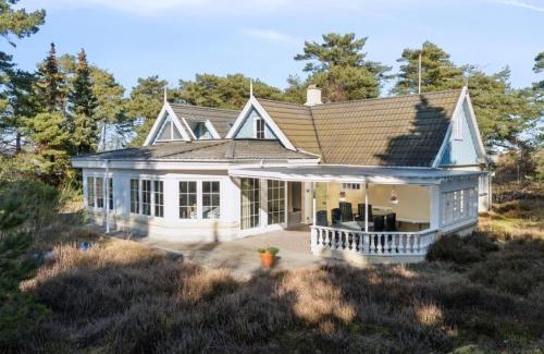 Snogebaek House | Holiday Home Laurentius - 50m from the sea by Interhome