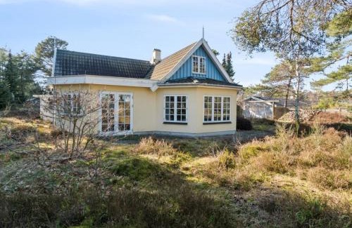 Snogebaek House | Holiday Home Laurentius - 50m from the sea by Interhome