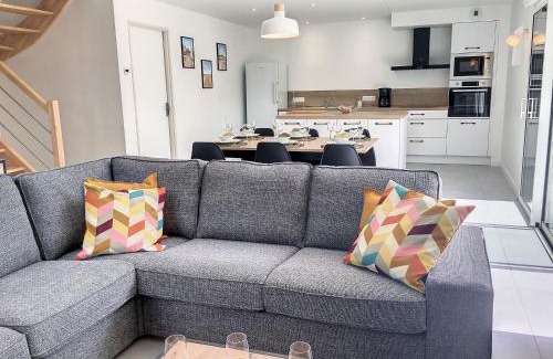 La Fresnais House | Holiday Home Le cottage by Interhome