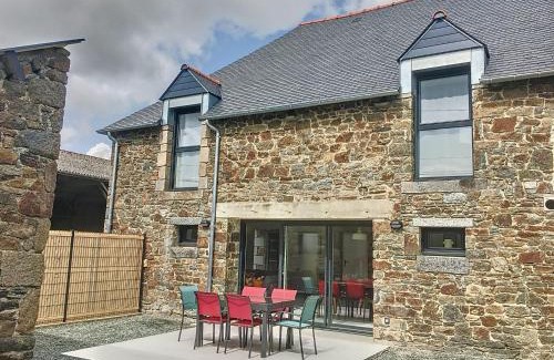 La Fresnais House | Holiday Home Le cottage by Interhome