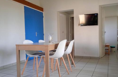 Prailles House | Holiday Home Le Domaine du Lambon-1 by Interhome