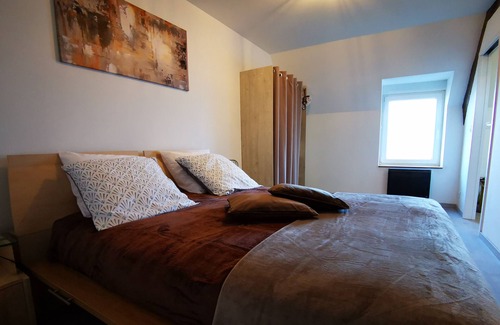 Villers-Pol House | Holiday Home 'Le Gai Lo Gite' with Private Garden and Wi-Fi