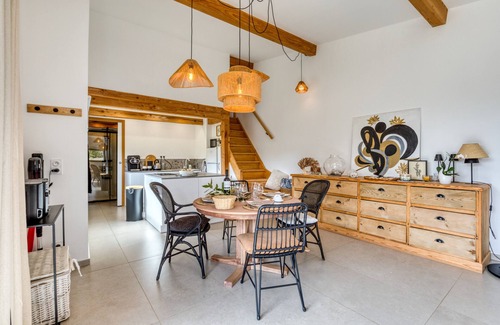 Bedarieux House | Holiday Home 'Le Mas De Coeur' with Mountain View, Wi-Fi and Air Conditioning