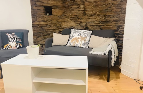 Vertou House | Holiday Home 'Le Moulin De Pen Hoêt' with Shared Garden