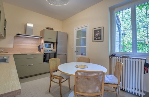 Riberac House | Holiday Home 'Le Puy Bellevue' with Private Pool, Private Terrace and Wi-Fi
