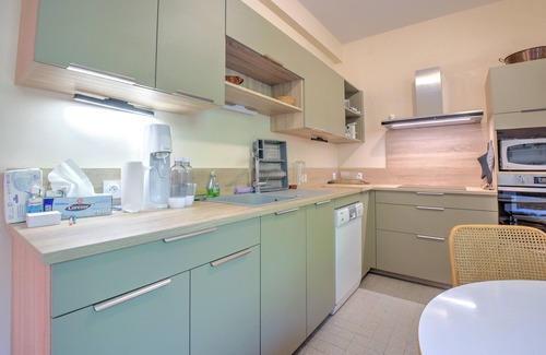 Riberac House | Holiday Home 'Le Puy Bellevue' with Private Pool, Private Terrace and Wi-Fi