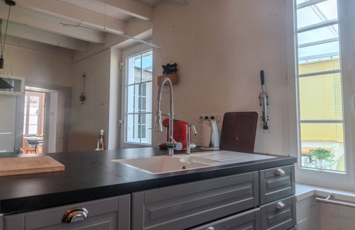 Archiac House | Holiday Home 'Les Hirondelles Archiac' with Private Terrace, Private Garden and Wi-Fi