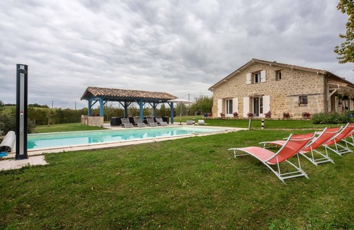 Lavergne House | Holiday Home 'Lespiland 4étoiles T Et H Piscine' with Private Pool, Private Terrace and Wi-Fi