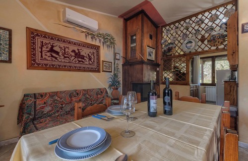 Villacidro House | Holiday Home "Lilliu" with Mountain View, Garden & Air Conditioning
