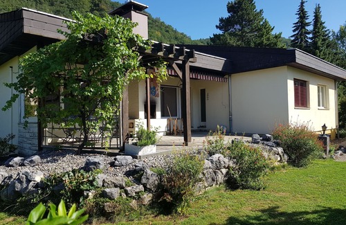 Egerkingen House | Holiday home Luma (with terrace and garden)