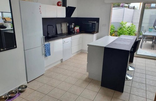 Sequedin House | Holiday Home 'Maison De Madame De Souter' with Private Terrace and Wi-Fi