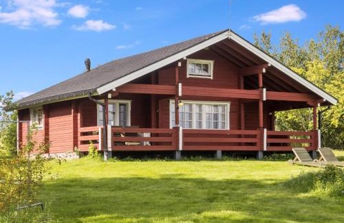 Pyhasalmi House | Holiday Home Mansikkaranta 2 by Interhome