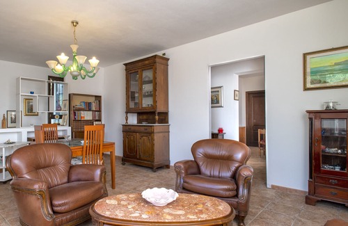Sassari House | Holiday Home "Maria e Francesco" with Private Terrace & Wi-Fi