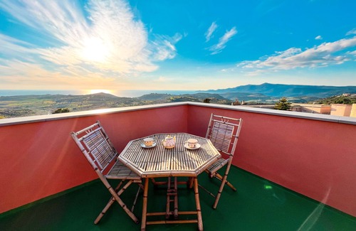 Tresnuraghes House | Holiday Home 'Meravigliosa Terrazza' with Sea View, Wi-Fi and Air Conditioning