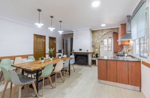 Totana House | Holiday Home 'Mi Bella' with Private Pool, Wi-Fi and Air Conditioning