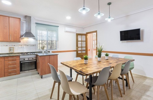 Totana House | Holiday Home 'Mi Bella' with Private Pool, Wi-Fi and Air Conditioning