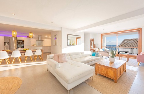 Altea House | Holiday Home 'Mimar Altea Remedi' with Sea View, Wi-Fi and Air Conditioning