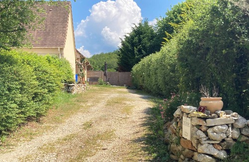 Gignac House | Holiday Home 'Montagnac' with Private Terrace, Private Garden and Wi-Fi