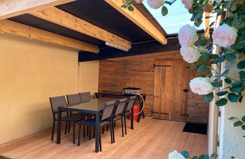 Gignac House | Holiday Home 'Montagnac' with Private Terrace, Private Garden and Wi-Fi