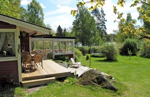 Asarum House | Holiday Home Munkhalla Morgonsolen by Interhome