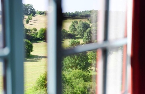 Grand-Laviers Cottage | Holiday Home near Somme Bay with Indoor Pool