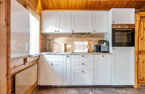 Lindhoft House | Holiday Home Near the Sea with Terrace and Wi-Fi