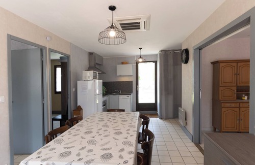 Ruoms House | Holiday Home "Ombre d'Été" with Private Garden & A/C