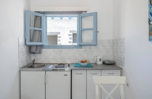 Grikos House | Holiday Home 'Pico Bello Patmos 18' with Sea View, Wi-Fi and Air Conditioning
