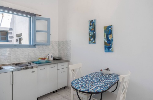 Grikos House | Holiday Home 'Pico Bello Patmos 18' with Sea View, Wi-Fi and Air Conditioning