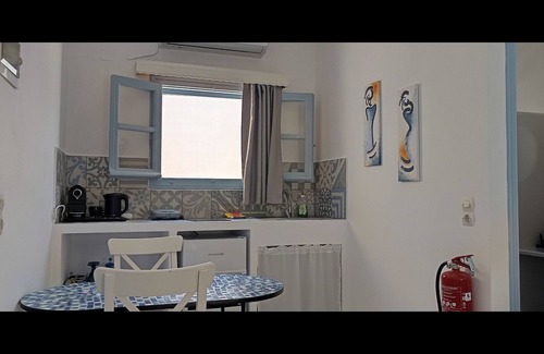 Grikos House | Holiday Home 'Pico Bello Patmos 28' with Sea View, Wi-Fi and Air Conditioning