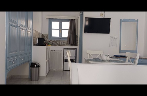 Grikos House | Holiday Home 'Pico Bello Patmos 26' with Mountain View, Wi-Fi and Air Conditioning