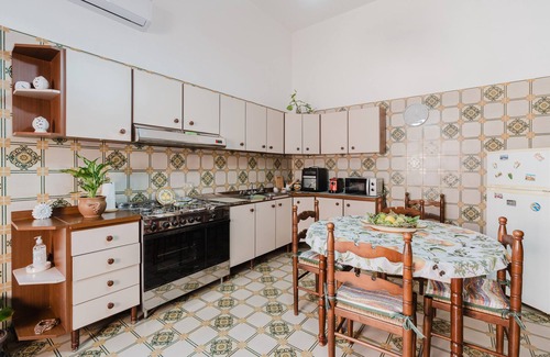 Marsala House | Holiday Home 'Pino' with Sea View and Air Conditioning