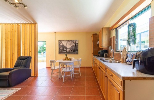Camparca House | Holiday Home in Netos with Pool and Sauna