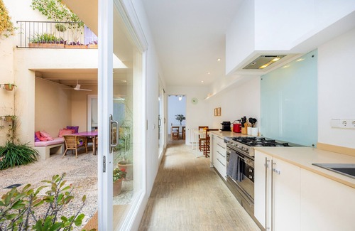 Es Pelats House | Holiday Home 'Puerto De Cala Ratjada' with Private Terrace and Wi-Fi