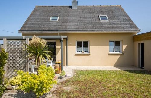 Santec House | Holiday Home Rève de Plage by Interhome