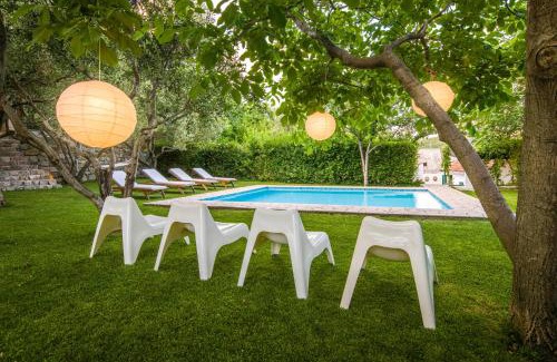 Klis Villa | Holiday Home Radic, heated pool united with nature