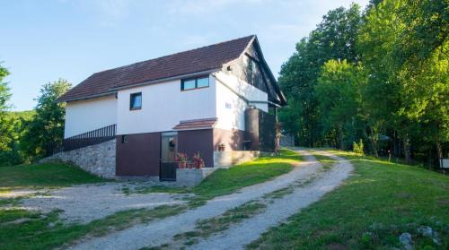 Slunj House | Holiday Home Radočaj
