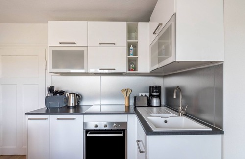 Wolfershausen House | Holiday Home 'Reinhilde' with Private Terrace, Private Garden and Wi-Fi