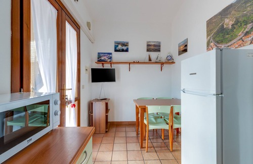 Bosa Marina House | Holiday Home ‘Residenza Solemar - App 11’ with Sea View