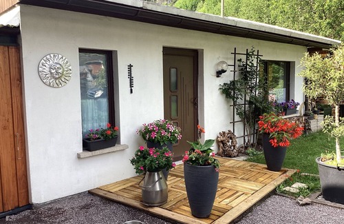 Katzhutte House | Holiday Home 'Rosenberg' with Mountain View, Private Terrace and Wi-Fi