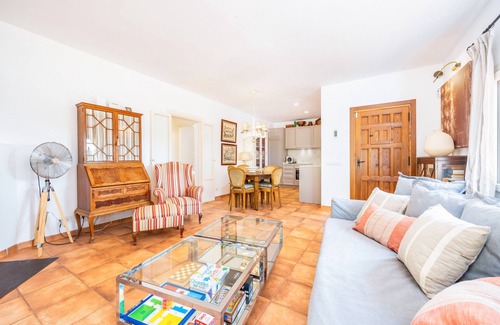 Sencelles House | Holiday Home 'Sa Rota De Can Xito' with Private Pool, Private Terrace and Wi-Fi