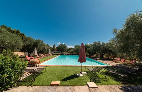 Le Soler House | Holiday Home 'Sardane' with Mountain View, Shared Pool and Shared Terrace