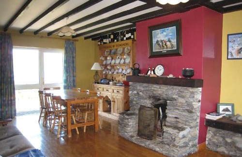 Portmagee House | Holiday Home Seaside Cottages-1 by Interhome