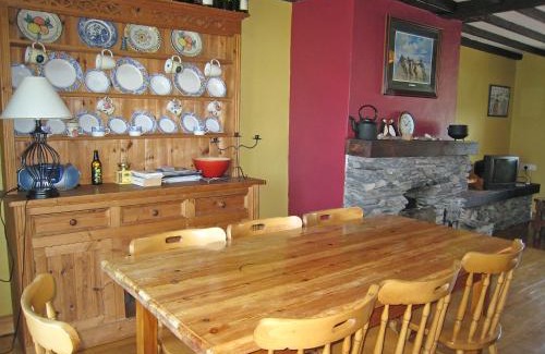 Portmagee House | Holiday Home Seaside Cottages-1 by Interhome