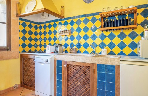 Algaida House | Holiday Home Ses Tendes with Wi-Fi, A/C, Pool, Garden & Terrace; Parking Available