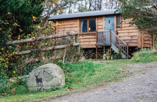 Balnain House | Holiday Home Shepherds Hut by Interhome